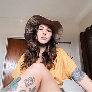 Meet your Posher, Molly